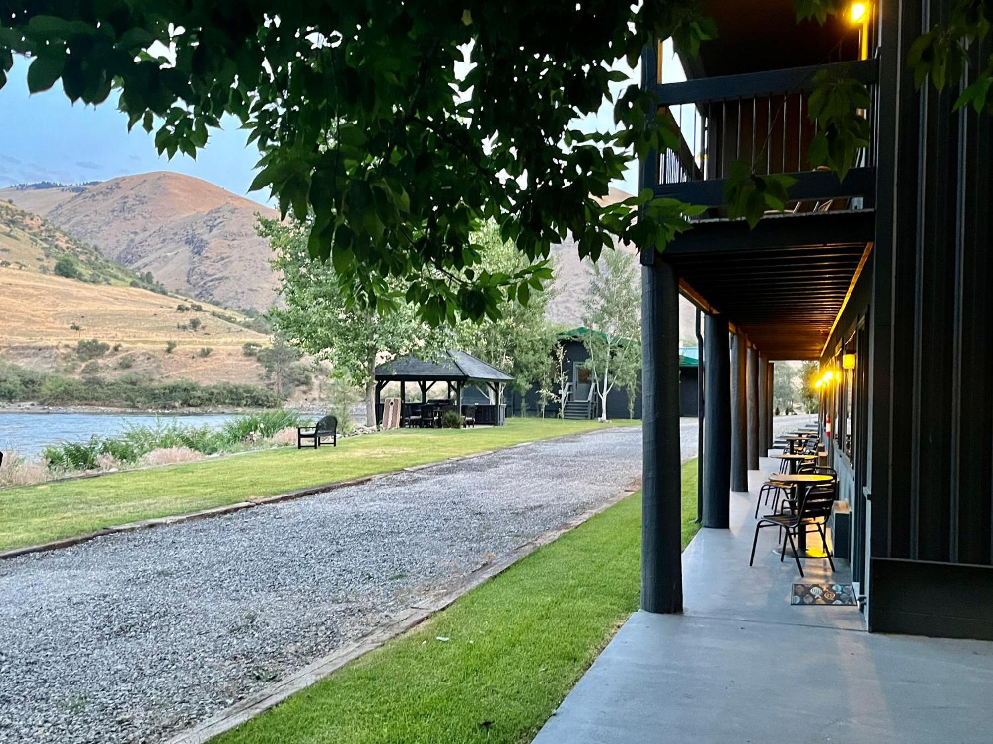 Steelhead Lodge Lucile Buitenkant foto