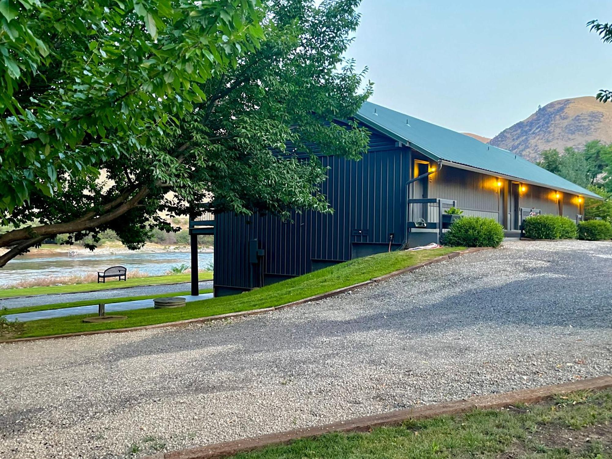 Steelhead Lodge Lucile Buitenkant foto