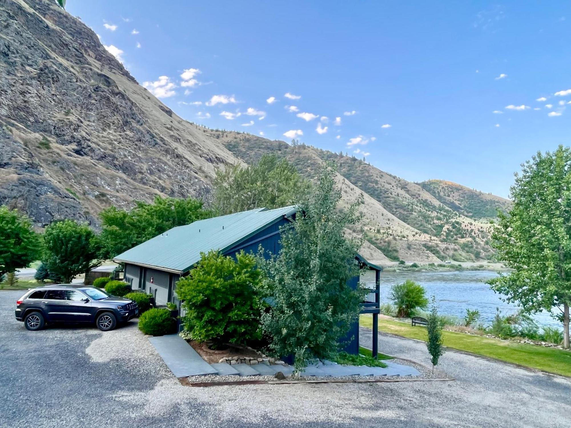Steelhead Lodge Lucile Buitenkant foto