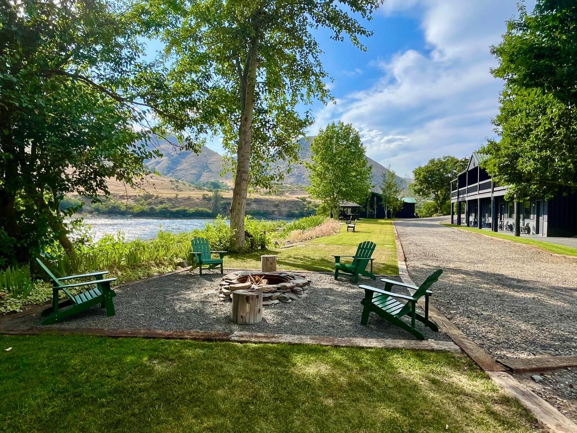 Steelhead Lodge Lucile Buitenkant foto