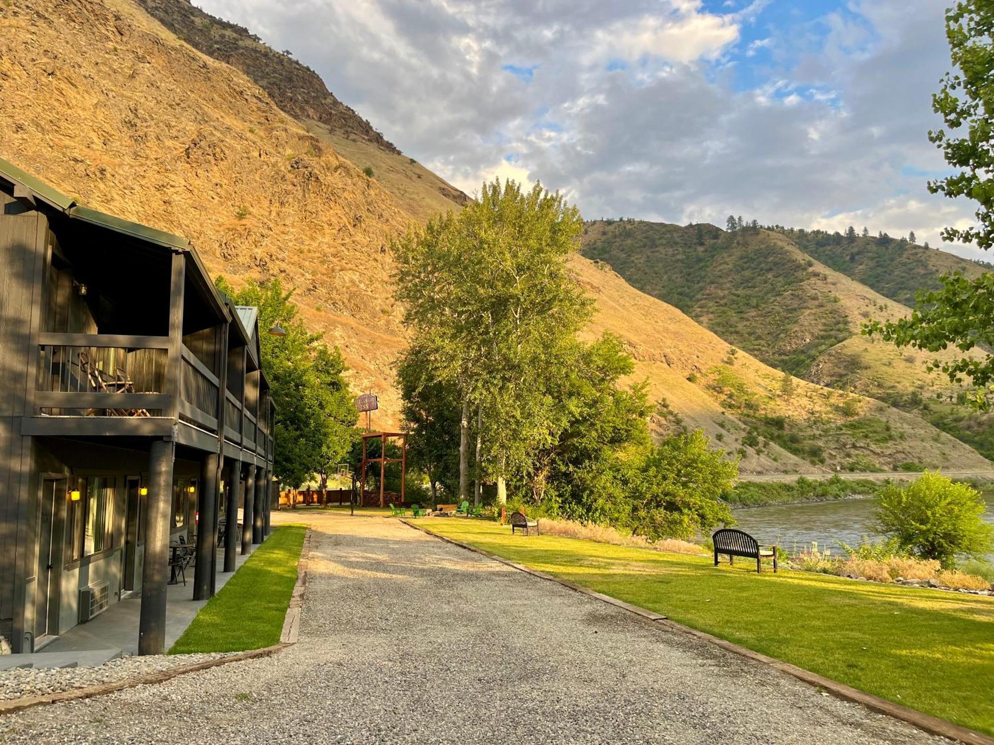 Steelhead Lodge Lucile Buitenkant foto